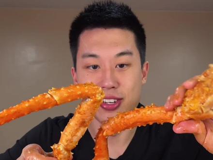 今儿去打卡一家美国家喻户晓的美式手抓海鲜餐厅!龙虾帝王蟹全都搞起来!!#抖音美食创作人 #美国生活vlog