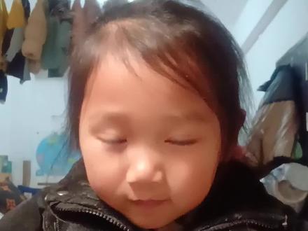 **冉冉爱古诗!《画鸡》🐔✨**
一只神气的大公鸡跃然纸上🎨 古诗里的雄鸡原来这么威风!🌞 跟着冉冉一起读经典,感受文字的魅力📖 快来点赞收藏,解锁更多古诗趣味!💖
#古诗 #画鸡 #国学启蒙 #亲子共读 #传统文化