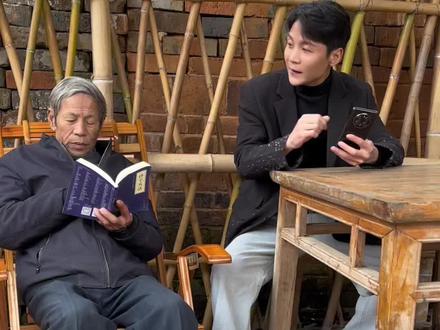 你养我长大,我陪你变老,小时候,你是我的依赖;长大后,我是你的依靠,无论你变的多老,我都会握紧你的手,陪你慢慢走~#最简单的幸福就是陪伴