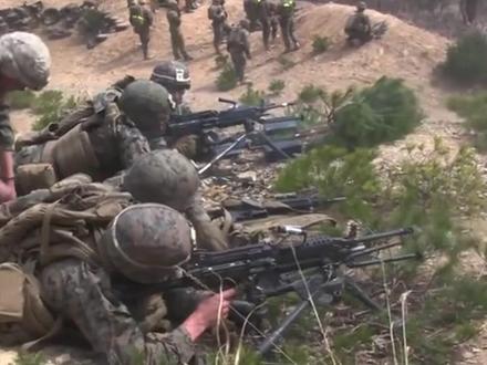 为什么胡塞武装只盯着以色列打? #军事科普 #国际局势 #美国 #以色列 #胡塞武装