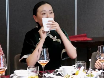 别滑走!来看看在餐桌如何优雅得体的剔牙😁不尴尬!让你身边的人觉得舒适这就是礼仪#优雅旗袍 #文明用餐