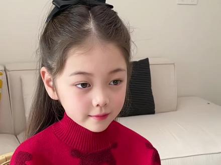 元旦跨年就扎这款超元气的喷泉半扎发! #儿童编发 #编发教程 #生女儿就是用来打扮的 #发型 #女儿