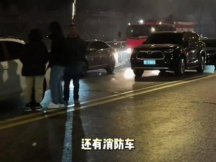 嘉兴春节满满的安全感,这才是群众喜欢的城市。#万家灯火却都不是归属 #夜景太迷人 #嘉兴 #文明城市#江东造型