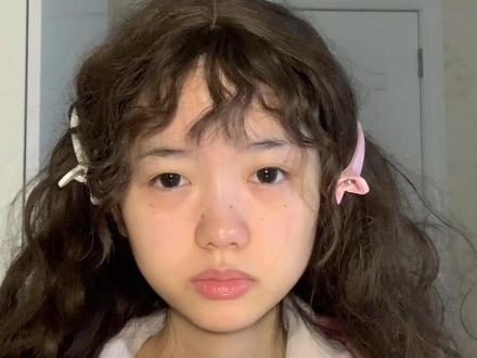 终于让我小子找到高光膏的正确使用方法了 巨简单又有效 不挑手法不挑工具还不卡粉 我怎么这么天才啊
#高光膏 #手残党 #新手化妆教程 #面中提亮 #卡粉 @抖音小助手 @DOU+小助手