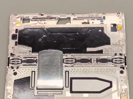 #这服务也太专业了吧 今天来修一台三折叠,怎么折都有面#华为换电池 #华为换屏幕 #华为售后 #专业维修