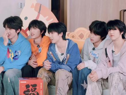 #李煜东#族综
东东西瓜🍉梦男来的吧