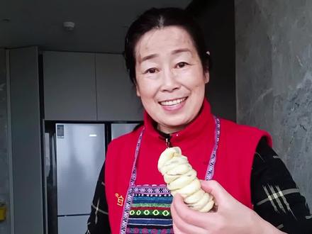 #保姆的日常生活 #创作者中心 #创作灵感 保姆干满一年必涨薪,现实没 有那么简单#家政干货 #保姆经验分享 @D0U十小助手 @抖音小肋手 @创作灵感小助手 @上热门🔥🔥🔥