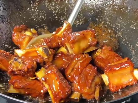 这才是糖醋排骨简单又好吃的做法,教你糖和醋的黄金比例,真解馋 #糖醋排骨 #排骨 #美食 #食谱