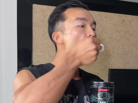 健身不用搞那么多花里胡哨的,但这种基础补剂,长期坚持训练的朋友,真的可以安排上#赛霸肌酸 #健身补剂使用分享 #赛霸