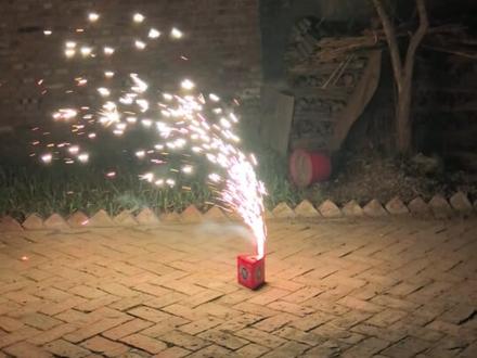 #烟花 #三分钟 #报恩烟花 明年只有过年回山东才有 #创作者中心