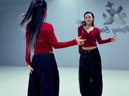 #我又想你了 #一学就会#背面加长完整版 #最潮广场舞 #热门音乐🔥 @抖音小助手 @抖➕上热门