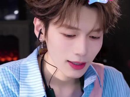 四周年绝版啦~但是我们还有很多很多年~#孙恩盛 #孙恩盛直播回放 #孙恩盛316直播四周年快乐 #孙恩盛723 #向全世界安利 @孙恩盛