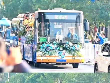 永州公交的“满门忠烈”,是一座城市对体育的纯粹坚守与热爱! #永州冠军 #湘超