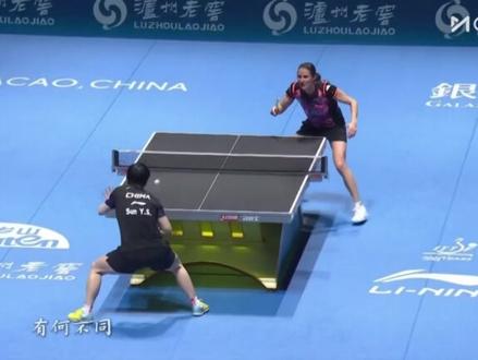 莎莎,当你站在澳门的赛场上,比出那个代表“三连冠”的手势时,我们知道,历史在这一刻被重新书写。从2024年的初登巅峰,到2025年的成功卫冕,再到2026年的这一冠,你用三年的时间,填补了世界杯创办53年来无人能及的空白。这不仅仅是一个数字的跨越,更是一个王朝的奠基。你让“孙颖莎”这个名字,成为了世界杯赛场上最响亮的符号。看着你从那个初出茅庐的“小魔王”,一步步成长为如今沉稳从容的“三冠王”,我们看到的不仅是技术的精进,更是心境的蜕变。这一冠,是你用无数个日夜的挥拍,用赛场上每一次的咬牙坚持,换来的至高荣耀。谢谢你,让我们见证了历史;谢谢你,让我们看到了坚持的意义。#孙颖莎