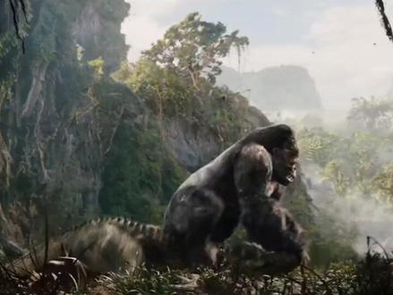 大猩猩pk霸王龙#金刚 #科幻电影 #推荐电影 #精彩片段