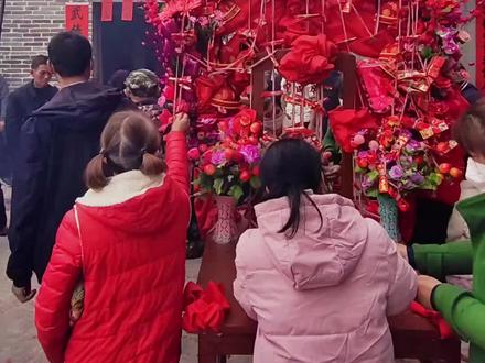 现场感受广东肇庆广宁排沙过年习俗抢花炮,热闹非凡年味十足!#人山人海太热闹了 #这才是过年该有的气氛 #你们都回家过年了吗 ?