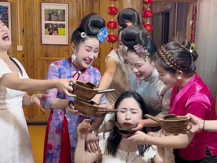 兄弟姐妹们,杨胖胖被活抓了,你们还敢来苗寨不#高山流水酒 #贵州少数民族风情 #避暑度假到贵州 #贵州玩水好去处推荐