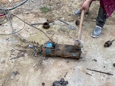 农村小伙拆潜水泵拆铜线,比卖废品,多卖好几十 #拆铜工具 #电机拆解 #维修 #电机 #收废品 #潜水泵