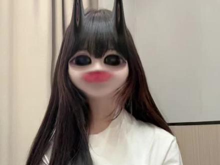 傻站在你家楼下抬起头 数乌云#鱼干摇 #手势舞