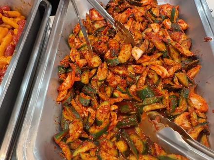 这个食堂的伙食是不是好很多了🤓#美食#韩国食堂#韩国#韩国生活