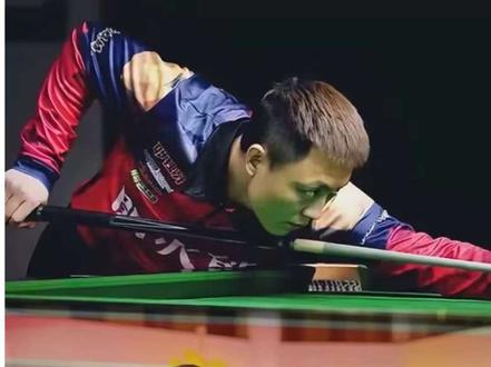 薛珍麒对阵常乐,此刻比分已经来到1:9,巨大分差之下,两广总督@薛珍麒 还能不能顶住压力,绝地反击、力挽狂澜?
#乔氏大师赛 #乔氏大师赛500万 #薛珍麒 #常乐 #中式八球