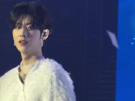 此刻爱意如潮水般汹涌~
#沈泉锐 #沈泉锐ricky #演唱会