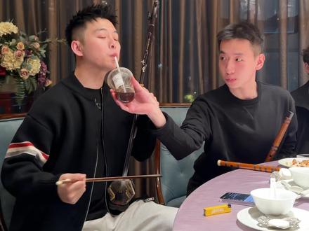 一首听了就会让你开心的歌,民乐合奏《佳人伴孤灯》#佳人伴孤灯#我来开唱#抖音音乐年终狂想 #谁最难听谁买单