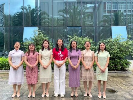 伴随着凉爽的晨风,在学校领导老师们的祝福声中,同学们面带笑容自信的走过得胜门,2022年高考正式拉开序幕。祝安远二中2022届高三学子们旗开得胜,一举夺魁!#高考加油 #金榜题名 #你追梦我护航