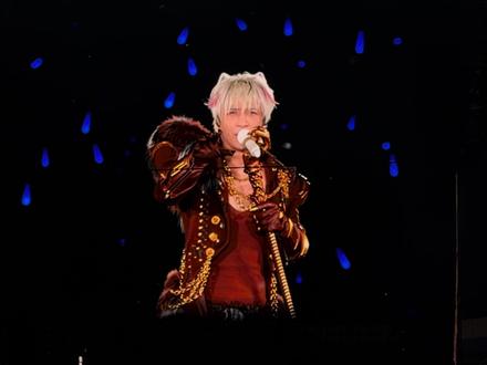 🎤 薛之谦「万兽之王」
5.8青岛站🤍超长合集
结尾的全场跪谢好难过呀🥹
果然没有一次演唱会逃得过戒断反应
🪩顶级舞美
#万兽之王巡回演唱会
#薛之谦演唱会 #薛之谦青岛演唱会
#演唱会是一个巨大的乌托邦