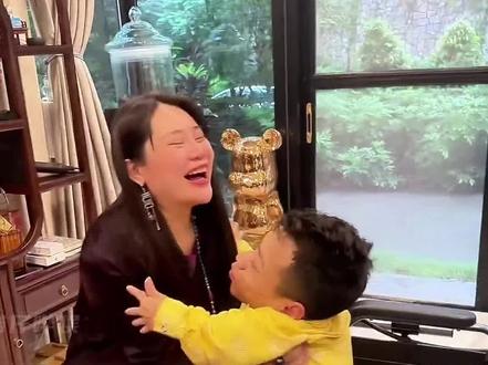 80厘米迷你总裁身家过亿,连娶两任美娇妻,细节揭开妻子上位真相 #李创利 #夏丹 #夫妻日常 #社会百态