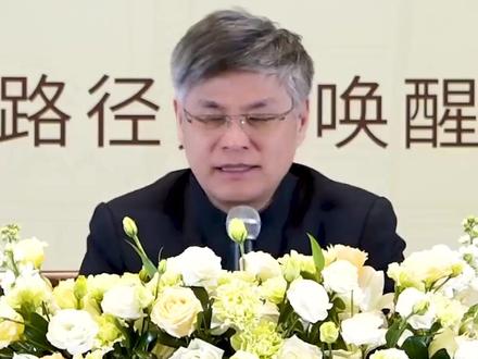 为什么丁元英是剧中的顶级操盘手 商战如棋局,99%的人在里面拼命,只有1%的人在设计规则。
丁元英,就是那个设计规则的人。
他没用一分钱入股,却让行业巨头乐圣进退两难;
他躲在古城喝茶,却让北京的律师、深圳的老板、村里的农户,全都按照他的剧本行动。
这局棋,他到底怎么下的?
▪️ 第一招:用“地板价”击穿行业的“天花板”——让你看清成本战的终极玩法。
▪️ 第二招:把法律和人性,变成他手里两颗最稳的棋——让你学会在规则内“降维打击”。
▪️ 第三招:真正的操盘,是让对的人来,让错的人走——看懂他如何“筛选”人才与伙伴。
这不是虚构的故事,这是一堂残酷而高级的商业认知课。他的狠,是对规律的绝对尊重;他的善,是给强者一条生路,给弱者一个教训。
如果你也在经营事业,想看懂如何跳出战场、俯瞰全局,这个视频,值得你花时间。
关注我,看透高手背后的思维棋局。
#商业思维
#商战
#天道
#周禮老师
#丁元英