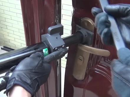 又是一个技术活儿~ #破拆 #救援 #应急救援 #装备 @企业号小助手 @抖音小助手