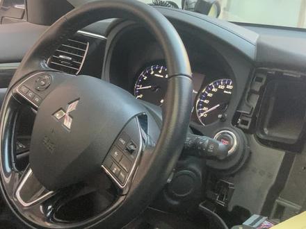 #大屏导航安装 #360全景影像 三菱欧蓝德特殊安装方法,360全景大屏一体机