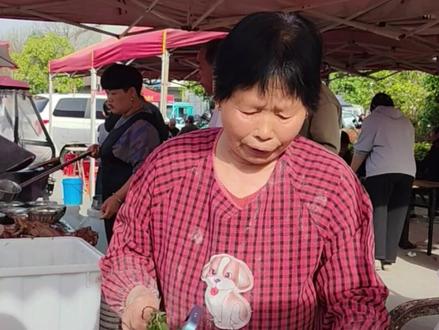 #网络中国节·清明 清明柳条串烧饼 吃过的都是回忆 留到立夏给孩子吃不苦夏 (记者:付成行 编审:王涵)