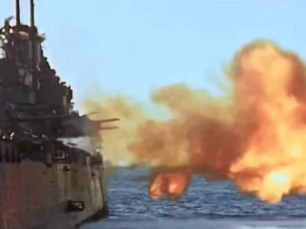 真实录像,1945年初,硫磺岛现役。十万美国大兵装备先进武器,歼灭岛上2万多鬼子兵