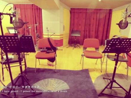 #许巍此时此刻 制作成员夫妻档键盘#贝贝(王文颖) 和声#窦颖 。