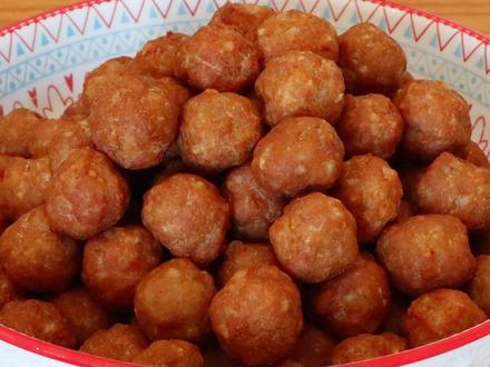 正确炸肉丸子做法,外酥里软无添加,咬一口美滋滋超好吃 教你正宗炸肉丸子做法!无添加更健康,外酥里软超弹牙。掌握关键步骤,炸出的丸子金黄诱人,咬一口满嘴香,好吃到停不下来!#炸丸子