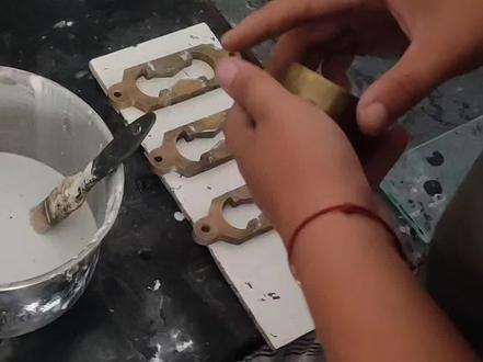 #上热门 #模具制造 #技术活 公路水运试验检测:沥青三大指标试验:沥青针入度试验,沥青延度试验,沥青软化点试验(环球法)@DOU+小助手 @抖音小助手 #精密加工 #手艺人