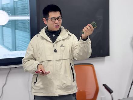 昨天拆服务器,今天带大家分辨内存条#it运维 #项目实战 #转行互联网 #职业教育 #大学生就业