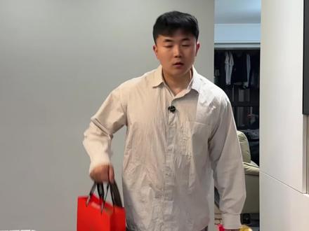 当你带着公司福利回家 #杨大牛#诺梵松露 #诺梵坚果金松露