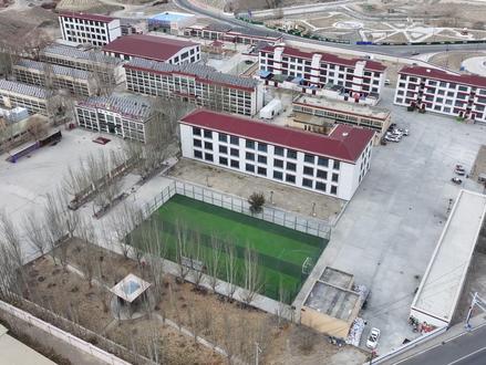 教育“三包”政策解读
——从学前到义务教育全覆盖西藏教育“三包”政策全方位守护学生上学无忧