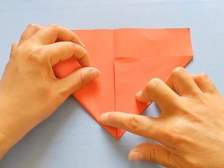 今天折B2幽灵轰炸机折纸,这样的纸飞机是不是很有帅气,一起折吧#折纸飞机 #折纸 #手工折纸教程 #折纸玩具