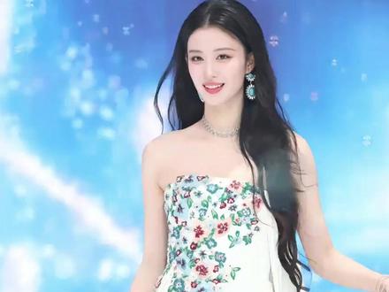 估计王楚然也没想到,172身高竟成男星照妖镜,丞磊险胜,张凌赫轻松拿捏恨天高,杨洋现原形#檀健次 #成何体统 #彭冠英 #内容启发搜索 #影娱热点团