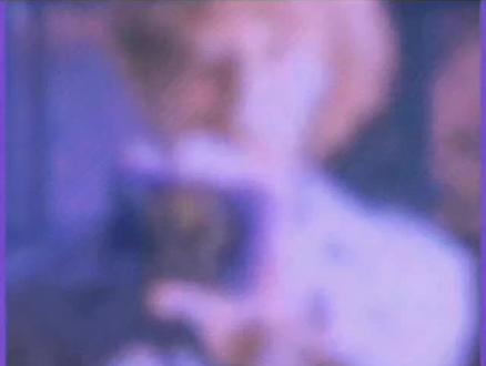 “平成时期平成骑士
灵感来源眼镜王蛇
使用紫色为主色调
营造高贵视觉效果
搭配黑色金色元素
颈部扩张鳞片姿态
融入埃及法老元素
例如头饰王权象征
整体形象兼具蛇类
神秘威严危险致命
武器蛇杖呼应蛇的主题
V带扣与毒蛇卡片套匣组合
眼镜蛇蛇型镜怪物毒蛇王
具有释放毒液和刃状攻击能力
展现温柔渴望亲情
头脑灵活善于策略
偶尔流露温暖一面
纯粹邪恶坦坦荡荡
嫉恶如仇有仇必报
手段慎密威武霸气
使用“V带扣”,配合“卡片套匣(王蛇)”变身的基本形态。以“毒召唤机”、“毒佩剑”、“金属刺角”与“邪恶尾鞭”为武器。卡片张数并不少,能与龙骑匹敌程度的战斗规格是引以为傲的,配合浅仓的斗争心、凶暴性、攻击性的性格能发挥凌驾于多数镜骑士程度的战斗能力,擅长执拗地袭击目标的战法。5
所有的契约卡片为复数张,正因如此可以追加契约“金属角犀”与“邪恶潜鳐”,并得以使用2个骑士的武器与技能。再加上“合并读取(王蛇)”可将三头怪物合体,使“基因灭绝者”诞生可能。但因为必须给喂食契约的每一头怪物,所以维持契约的风险也会很大。
25岁,一名逃犯。战斗力极强。为人残忍、易烦燥、好勇斗狠,厌恶刑警,是众骑士最不想面对的敌人。曾杀害雾岛美穗的姐姐,是个穷凶极恶的重犯。也是让手冢的好友齐藤雄一受伤的人。
当时北冈曾拒绝为他辩护,自此浅仓对北冈便厌恶非常,把他当作宿敌。
成为假面骑士的目的是为战斗而战斗,是骑士之战导火线之一。
最初被关在关东拘留所中,在北冈拒接为他辩护之后没多久便被神崎选为骑士资格,并逃狱开始追击北冈。TV最后在与假面骑士Zolda的最终决战中因他发现死的人不是北冈秀一而是由良吾郎时,在极度失望中拿根铁棍子冲向了警方包围圈,最后被乱枪射死。
假面骑士王蛇变身者浅仓威”#现代剧集角色人物形象 #小宇浅仓威 #宇你荣辉和你同在下部