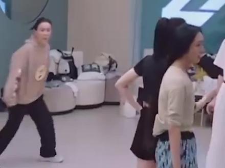 乘风破浪的第四次公演徐梦桃退赛,大家都在质疑徐梦桃最开始就不要去