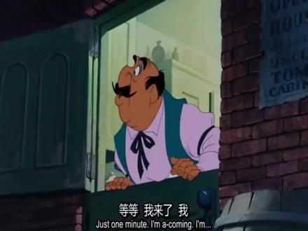 #看最幼稚的动画明白最深的道理
一部1955年上映的《小姐与流浪汉》是迪斯尼第一部宽银幕卡通片,距今已有70年,《小姐与流浪汉》讲述了娇美可卡犬Lady和街头流浪汉的爱情故事。说到电影中最经典的镜头,当然要提起那个在托尼的餐厅吃意面的夜晚。摇曳的烛光,衬着朦胧的月色,一根意面轻轻地连起了两颗心。不经意的一吻,让小姐害羞地别过头去,垂下长长的睫毛。流浪汉将剩下的那颗肉丸缓缓地推向小姐,配着餐厅老板和厨师合作的悠扬的歌声,“夜幕降临, 在这个美丽的夜晚,人们都为其沉醉,看看天空,星星在眨着眼睛..” 这部动画片是我在陪伴儿子成长的童年里一起看过的动画片里,最钟意的就是这部小姐与流浪汉。#治愈系动画 #电影片段 #迪斯尼动画影片小姐与流浪汉