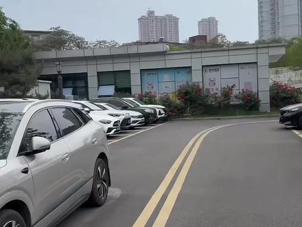 比亚迪手车互联,如何正确连接使用? 比亚迪手车互联该如何正确使用,很多车主都连接不成功,按照我这个教程一定可以连接成功,用车知识分享今天是第40期!#比亚迪 #手车互联 #OTA升级#车机互联 #用车知识