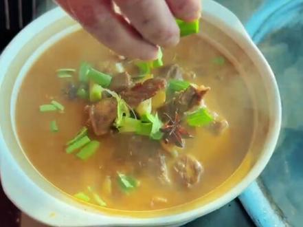 #舌尖上的味道 分享牛肉炖粉丝