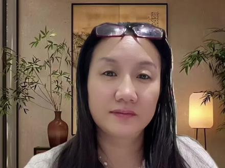 #真实生活分享计划 #跟拍广场舞或手势舞在抖音里找到示例功能键,轻松搞定广场舞的跟拍动作和技巧#跟拍的意义