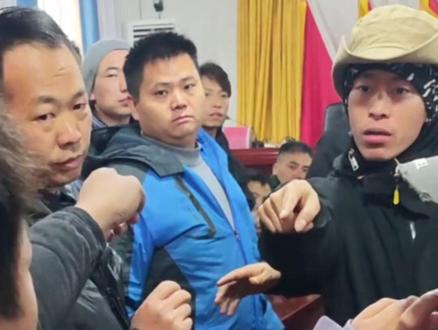 12月8日,“荒野求生赛”安全员骚扰女选手? #1号选手“野乘风”为发表不实言论道歉 “因比赛终止导致情绪失控” #抖音媒体辟谣团 #上游辟谣团